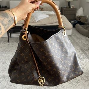 Louis Vuitton Artsy MM